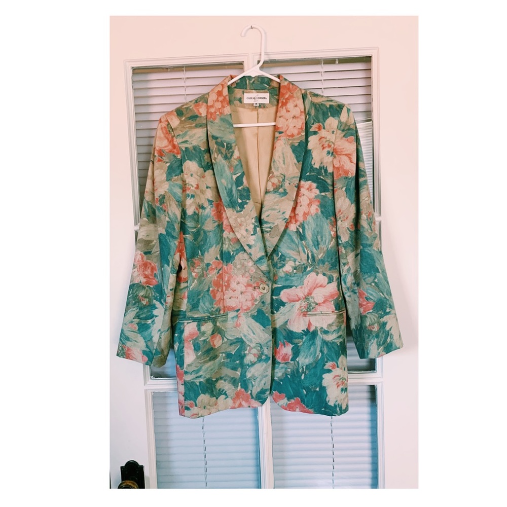 Vintage floral blazer. Size L